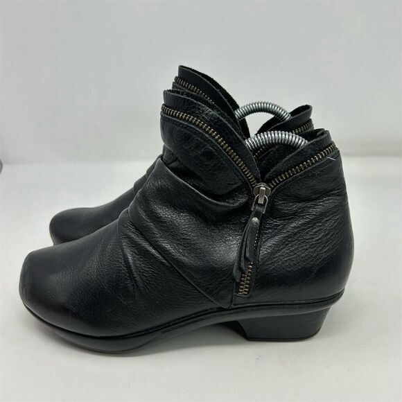 Abeo Women's Calla Black Ruched Leather Ankle Booties Size 7 Outside Zipper - Picture 6 of 15